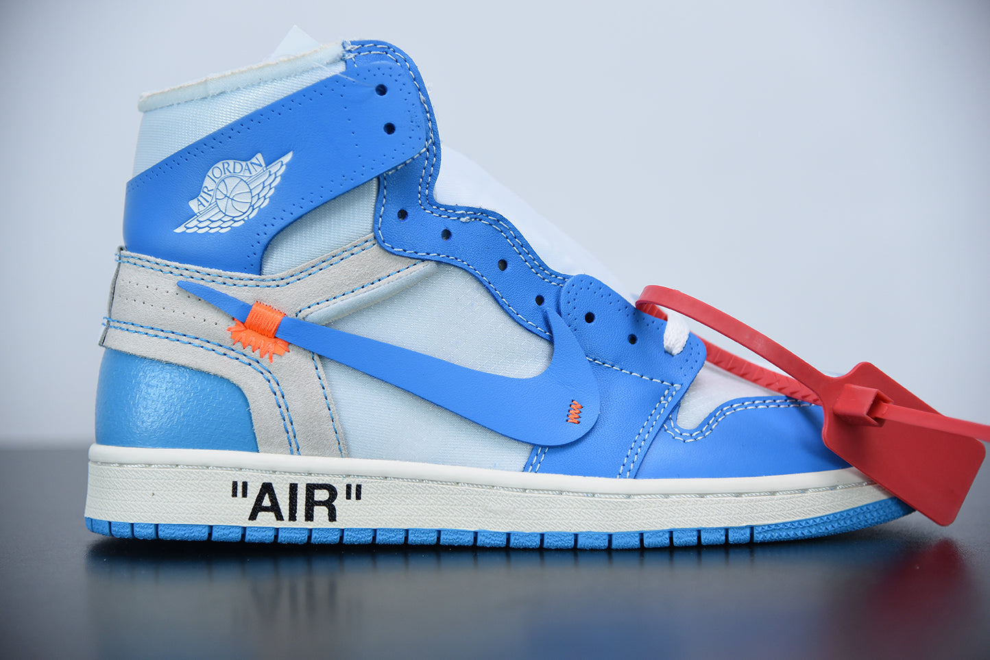 Nike Air Jordan 1 High Retro x OFF-WHITE UNC