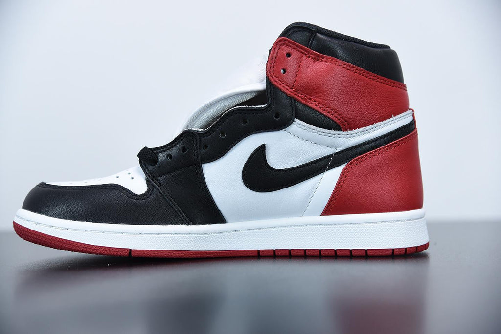 Nike Air Jordan 1 High Black Toe