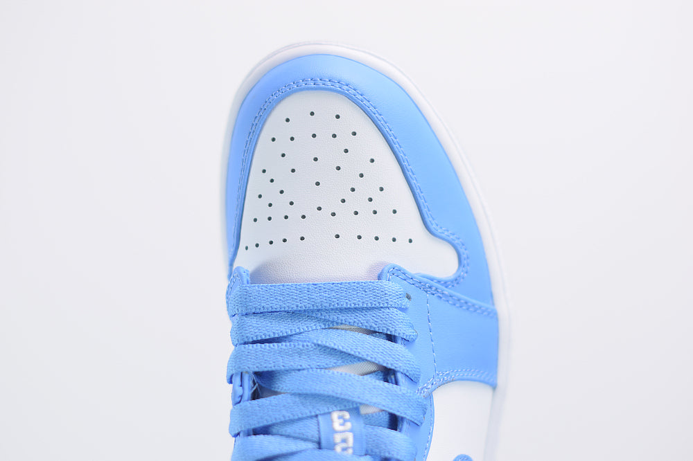 Nike Air Jordan 1 UNC