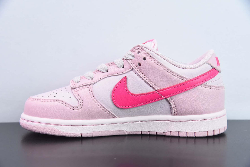 Nike Dunk Low Triple Pink