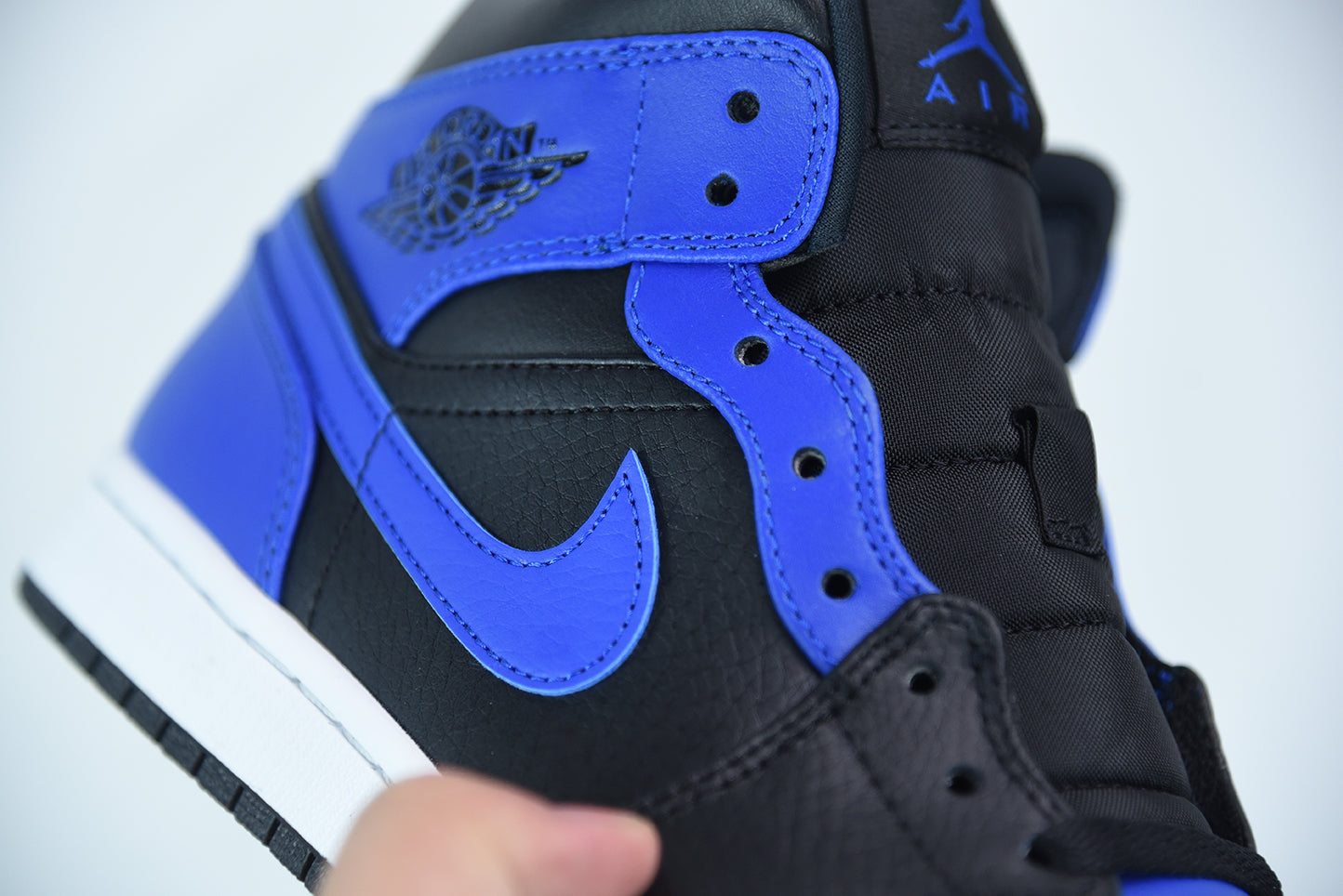 Nike Air Jordan 1 Mid Hyper Royal