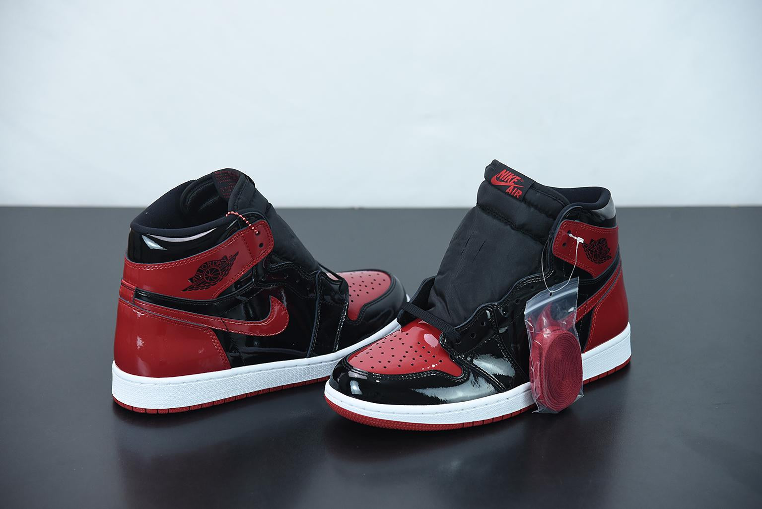 Nike Air Jordan 1 Retro High Patent Bred Secondary image
