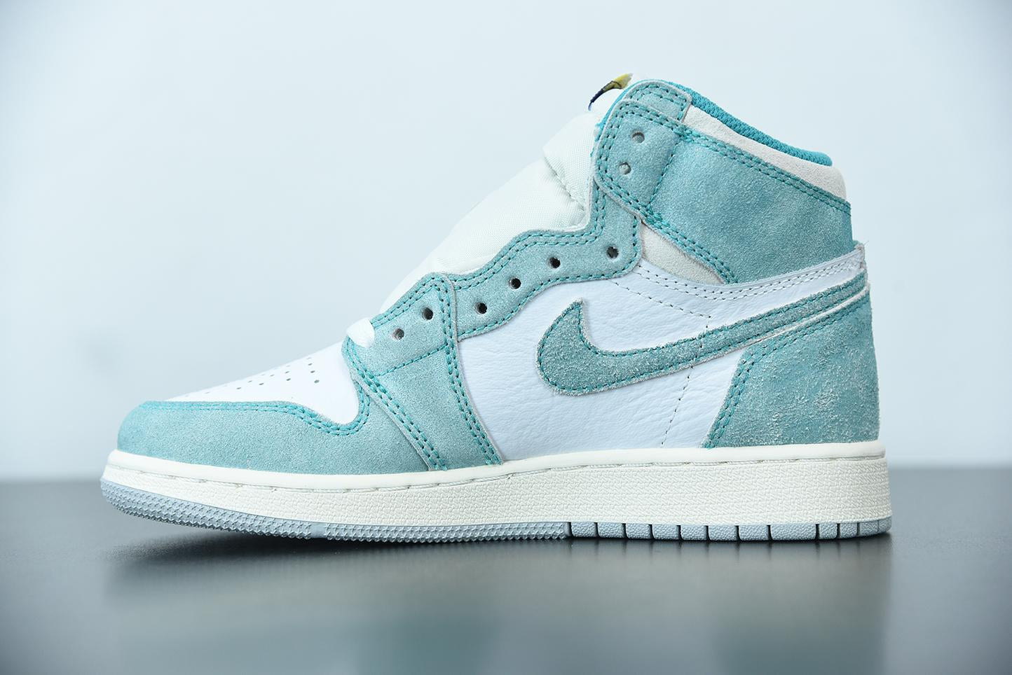Nike Air Jordan 1 Retro High OG Turbo Green