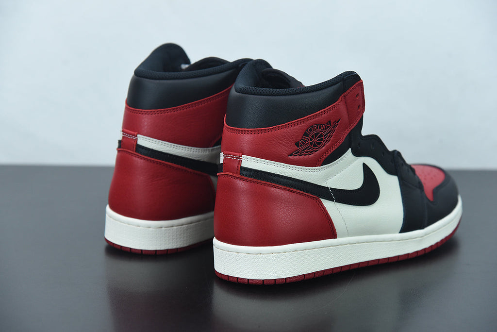 Nike Air Jordan 1 High Bred Toe