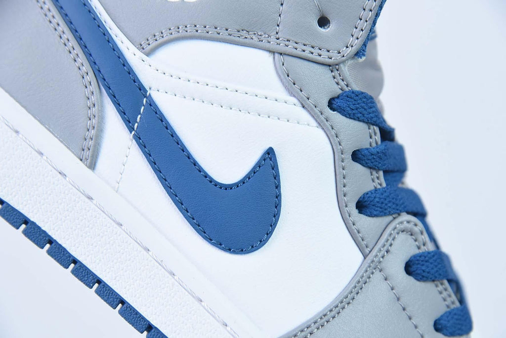 Nike Air Jordan 1 Mid True Blue