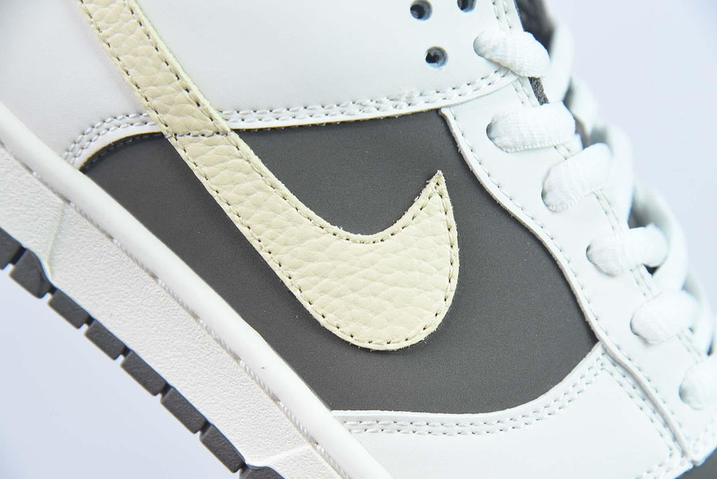 Nike SB Dunk Low mocha