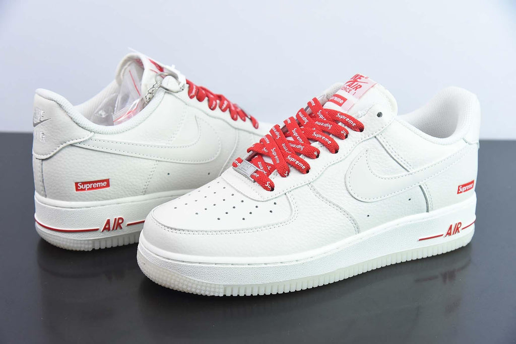 Nike Air Force x Supreme White