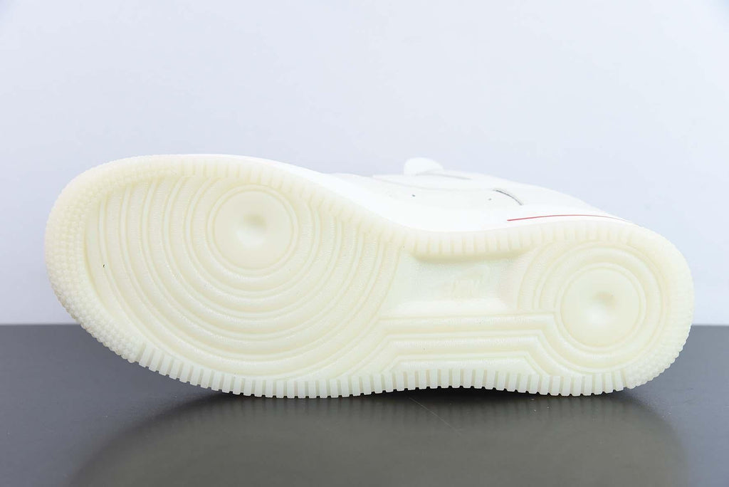 Nike Air Force x Supreme White