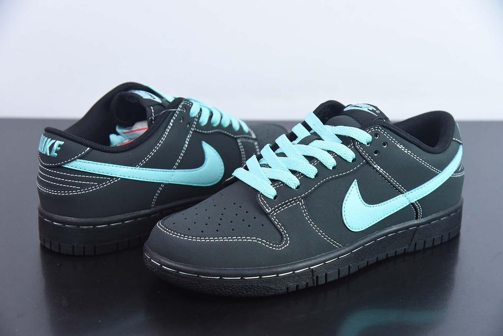 Nike SB Dunk Low x Tiffany