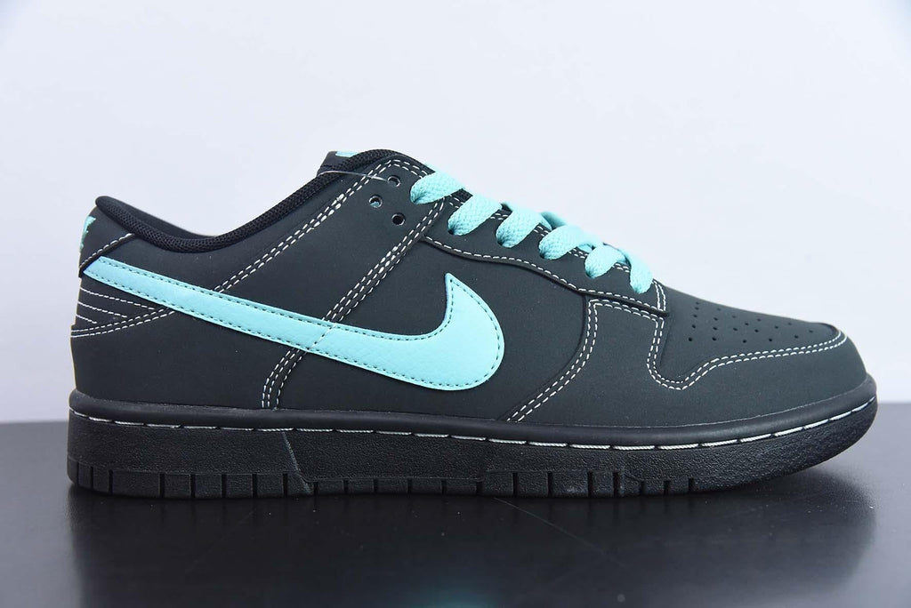 Nike SB Dunk Low x Tiffany