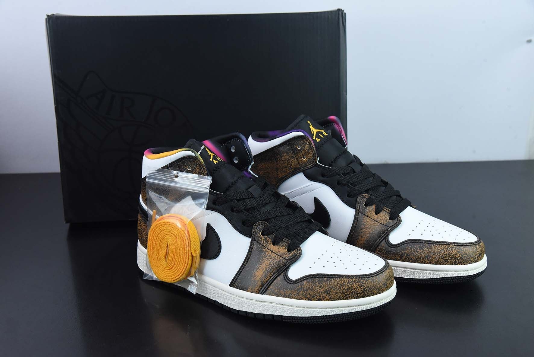 Nike Air Jordan 1 Mid SE Wear Away Taxi Main image