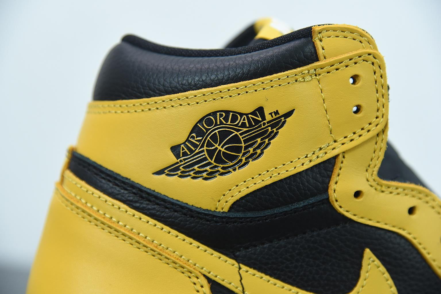 Nike Air Jordan 1 High Pollen