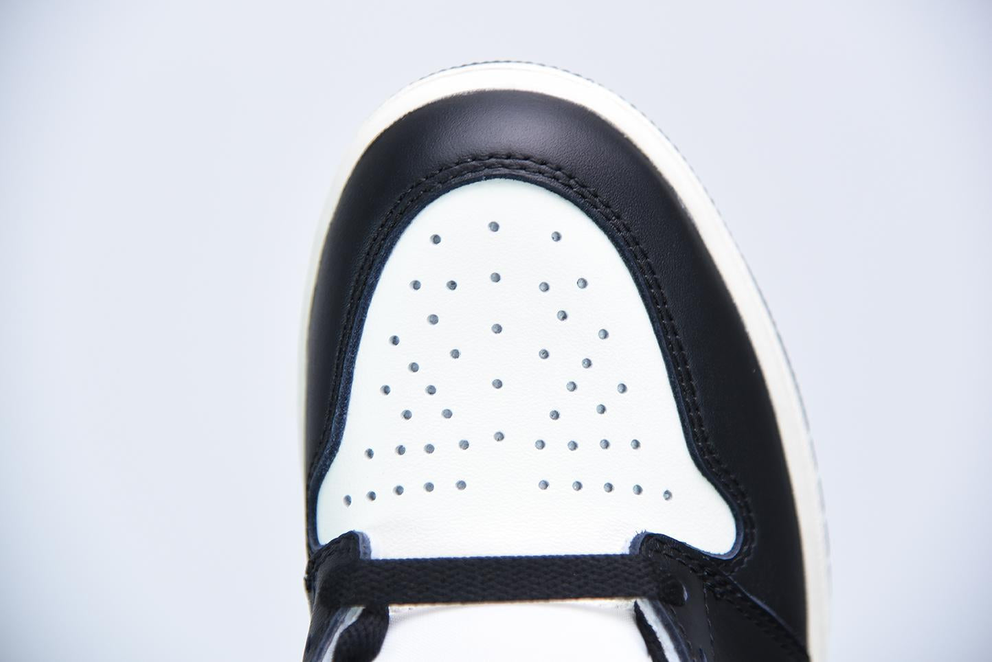 Nike Air Jordan 1 High Dark Mocha