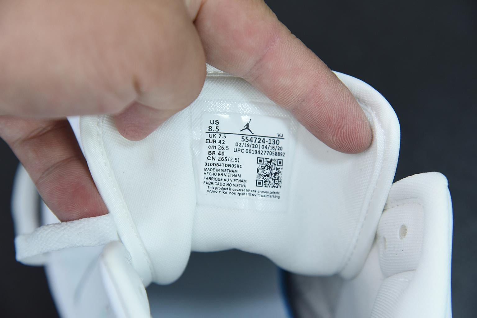 Nike Air Jordan 1 Mid Triple White