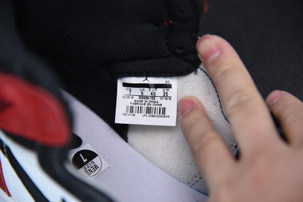 Nike Air Jordan 1 High Black Toe