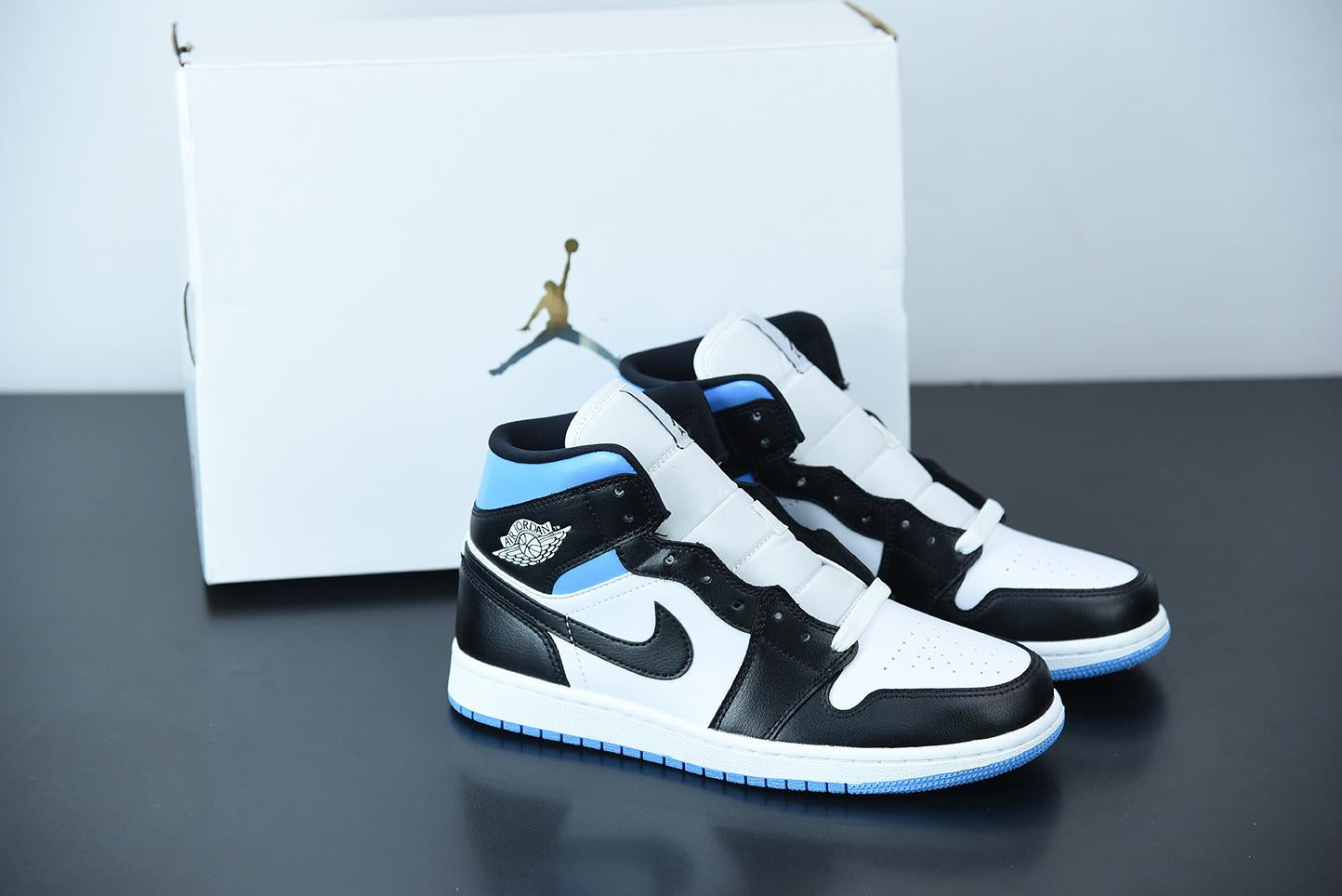 Nike Air Jordan 1 Mid  University Blue