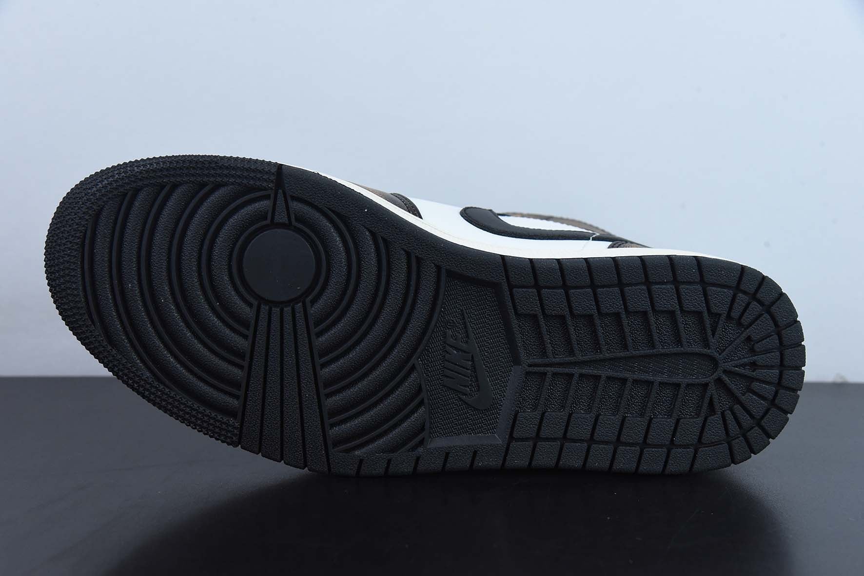 Nike Air Jordan 1 Mid SE Wear Away Taxi