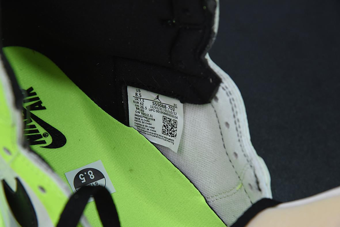 Nike Air Jordan 1 High Volt