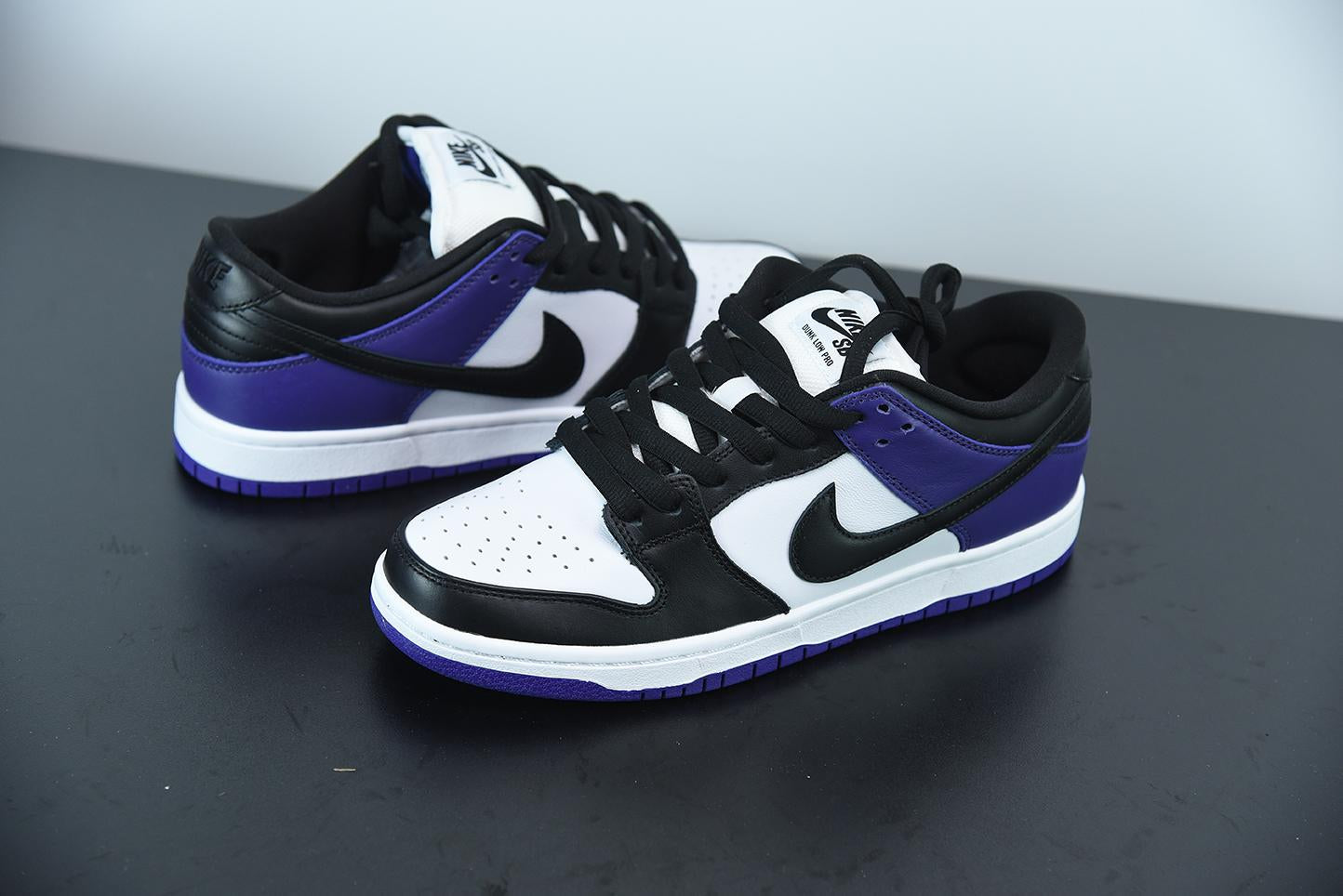 Nike SB Dunk Low Court Purple Secondary image
