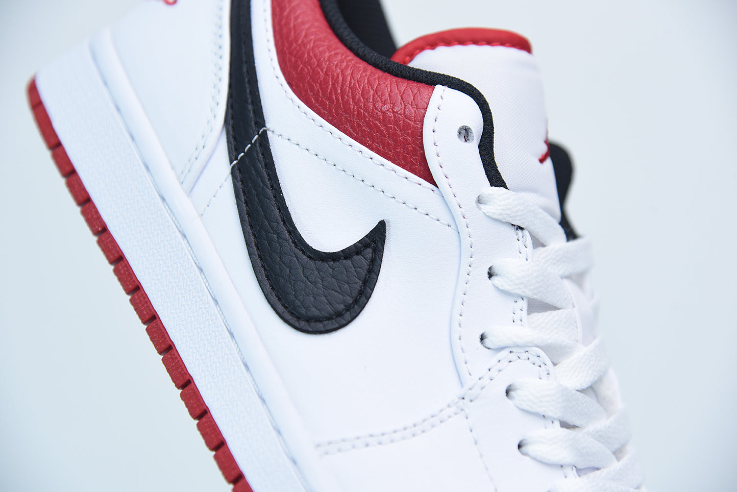 Nike Air Jordan 1 Low University Red