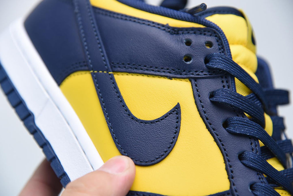 Nike Dunk Low Michigan