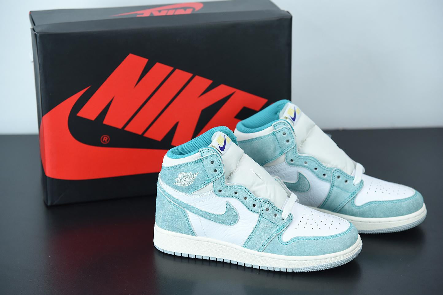 Nike Air Jordan 1 Retro High OG Turbo Green Main image