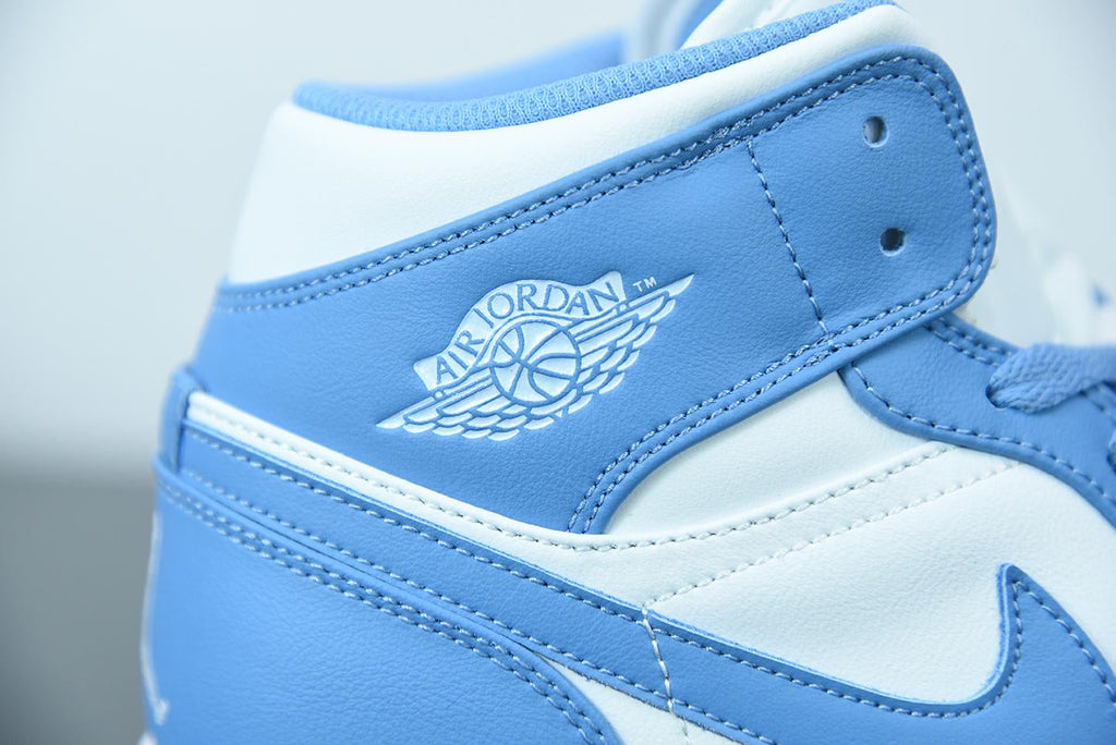 Nike Air Jordan 1 Retro Mid UNC