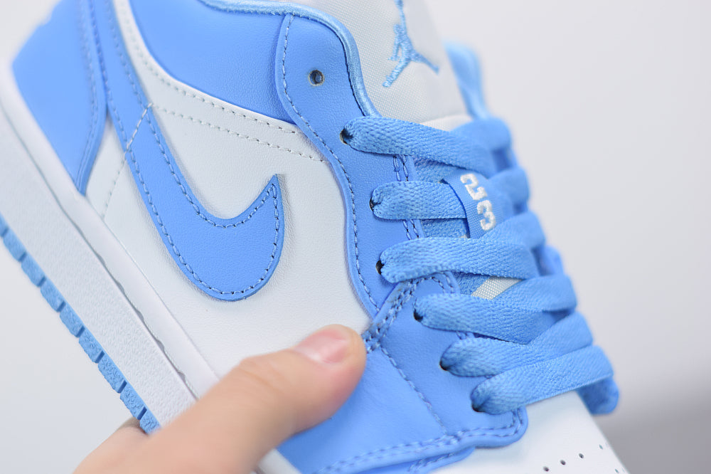 Nike Air Jordan 1 UNC