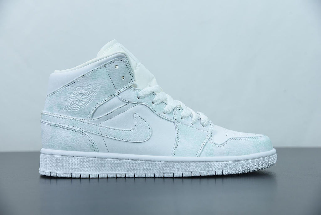 Nike Air Jordan 1 Mid Triple White