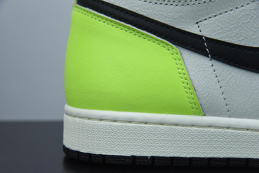 Nike Air Jordan 1 High Volt