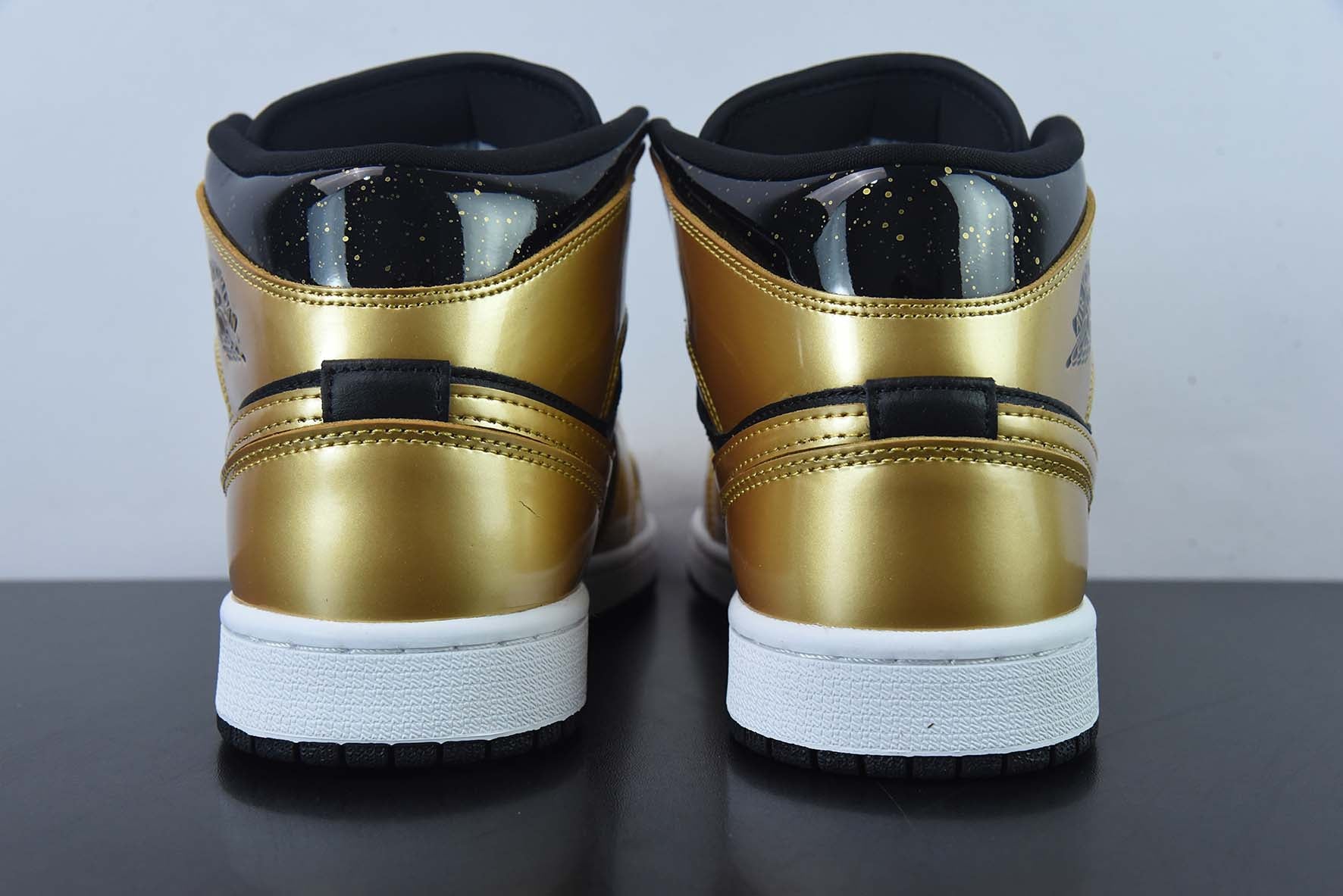 Nike Air Jordan 1 Mid Metallic Gold