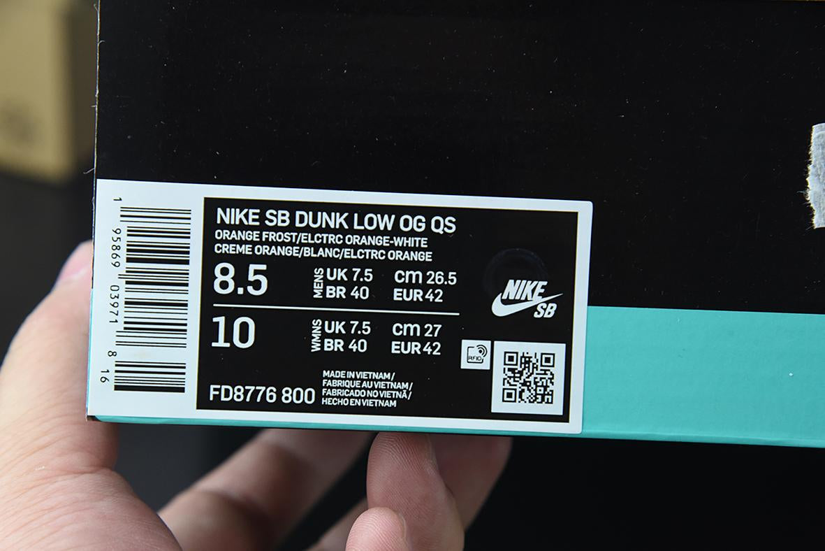 Nike SB Dunk Low x Orange Lobster