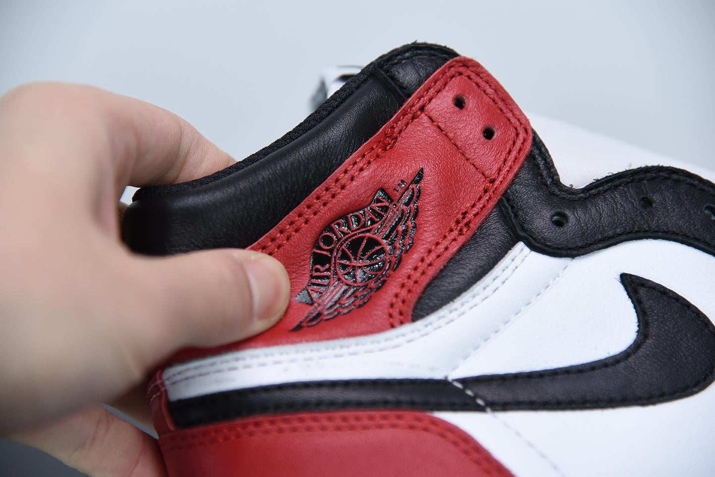 Nike Air Jordan 1 High Black Toe