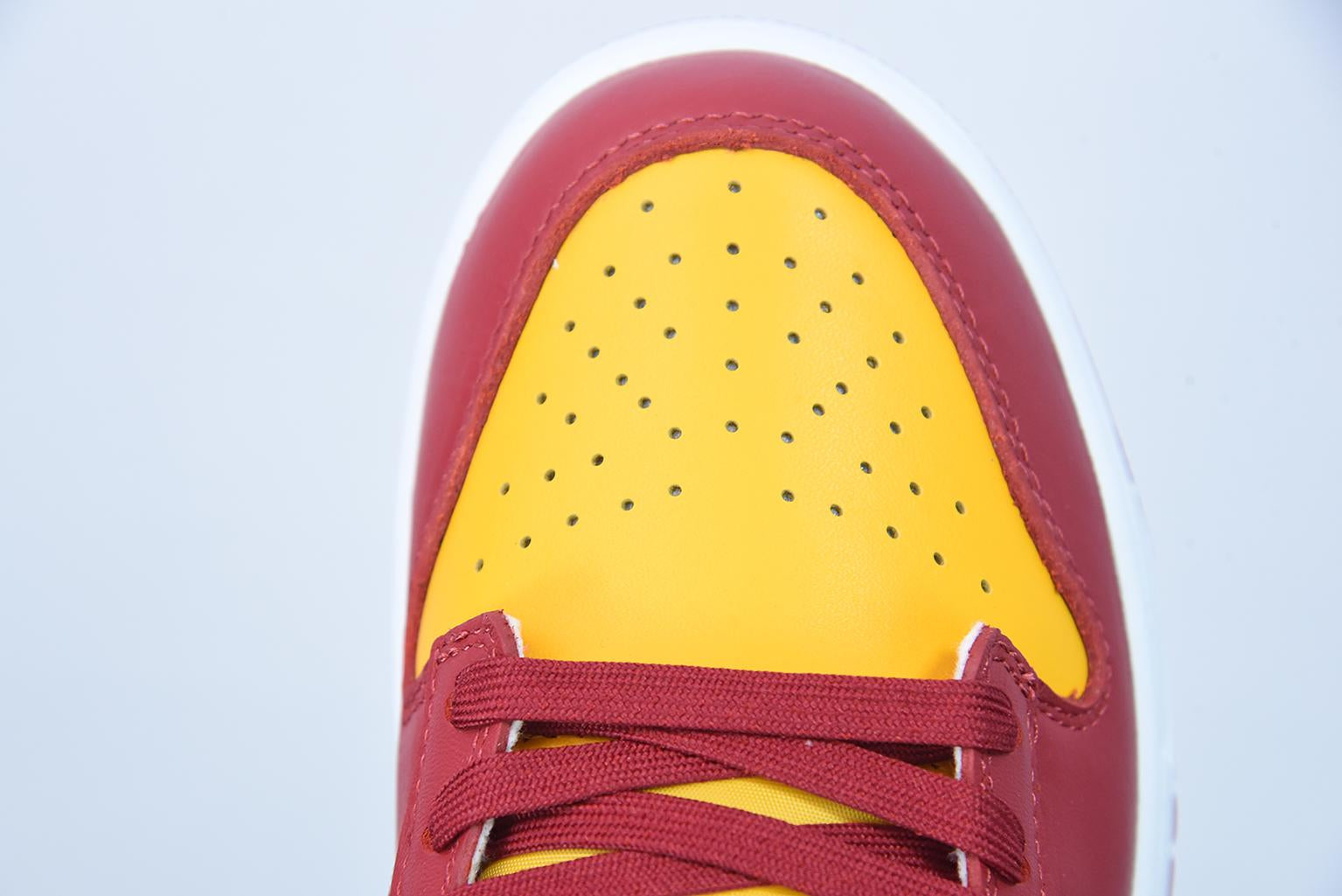 Nike SB Dunk Low Midas Gold