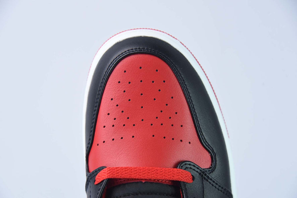 Nike Air Jordan 1 Mid Alternate Bred