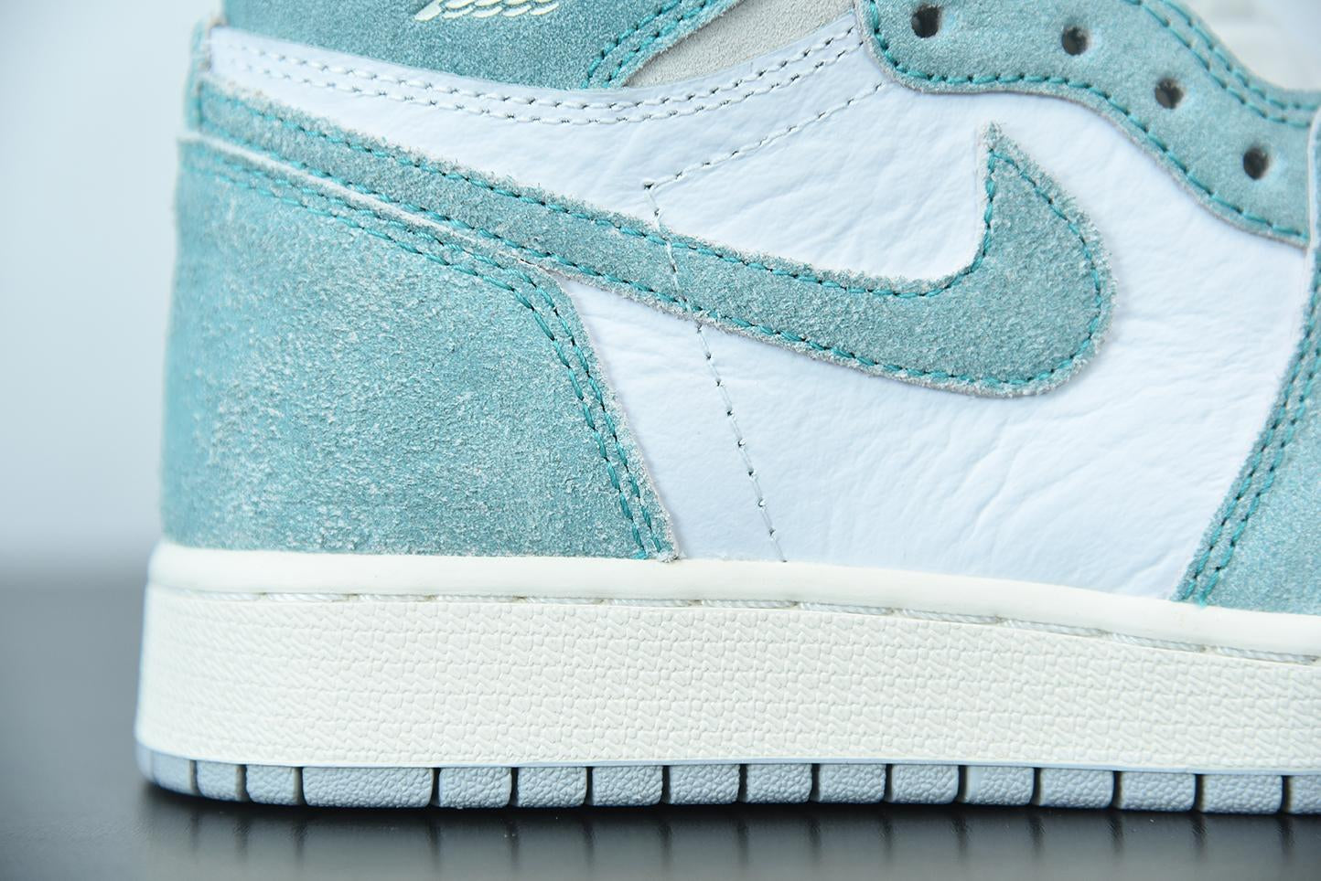 Nike Air Jordan 1 Retro High OG Turbo Green