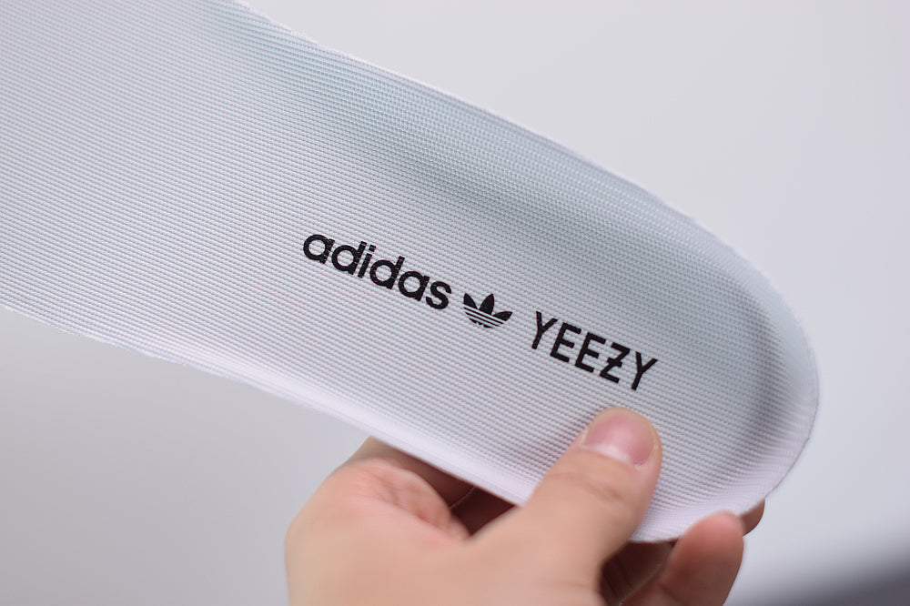 Adidas Yeezy Boost 350 v2 Zebra