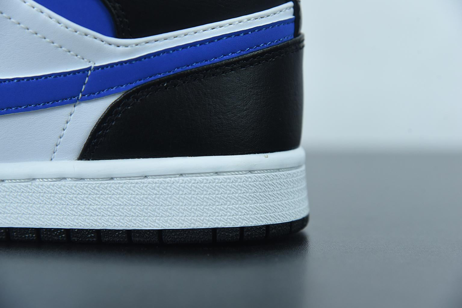 Nike Air Jordan 1 Mid White Royal