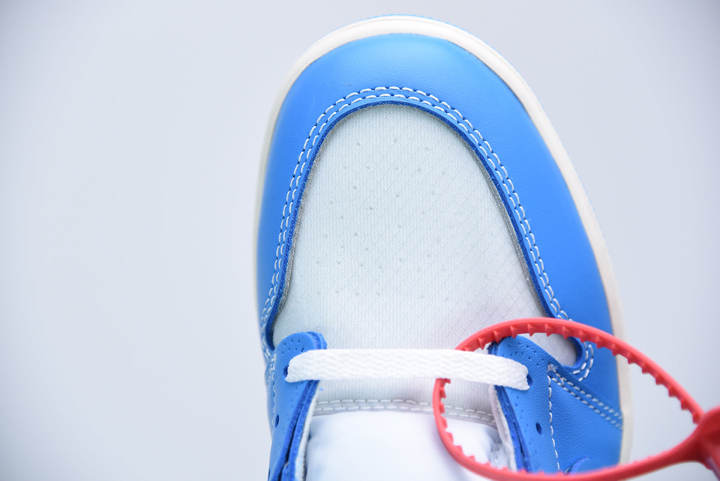 Nike Air Jordan 1 High Retro x OFF-WHITE UNC