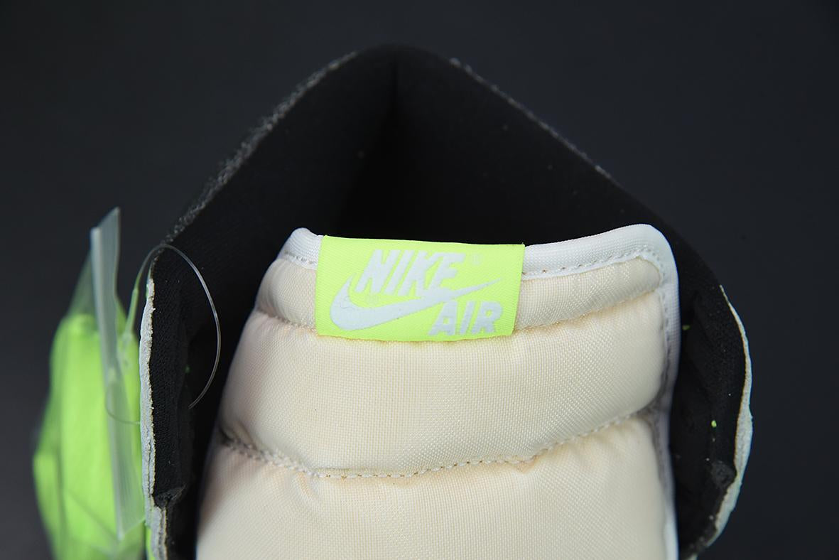 Nike Air Jordan 1 High Volt