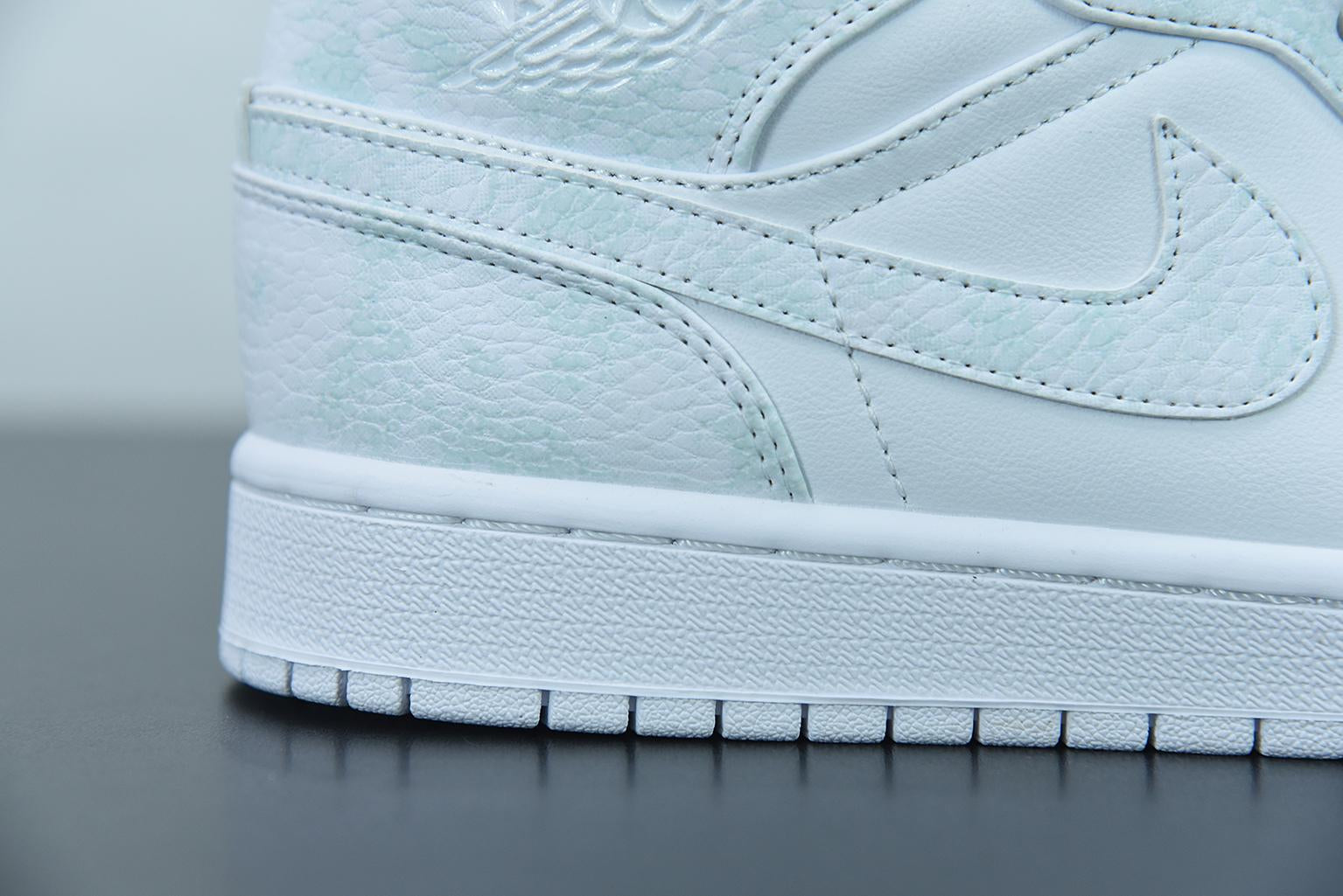 Nike Air Jordan 1 Mid Triple White