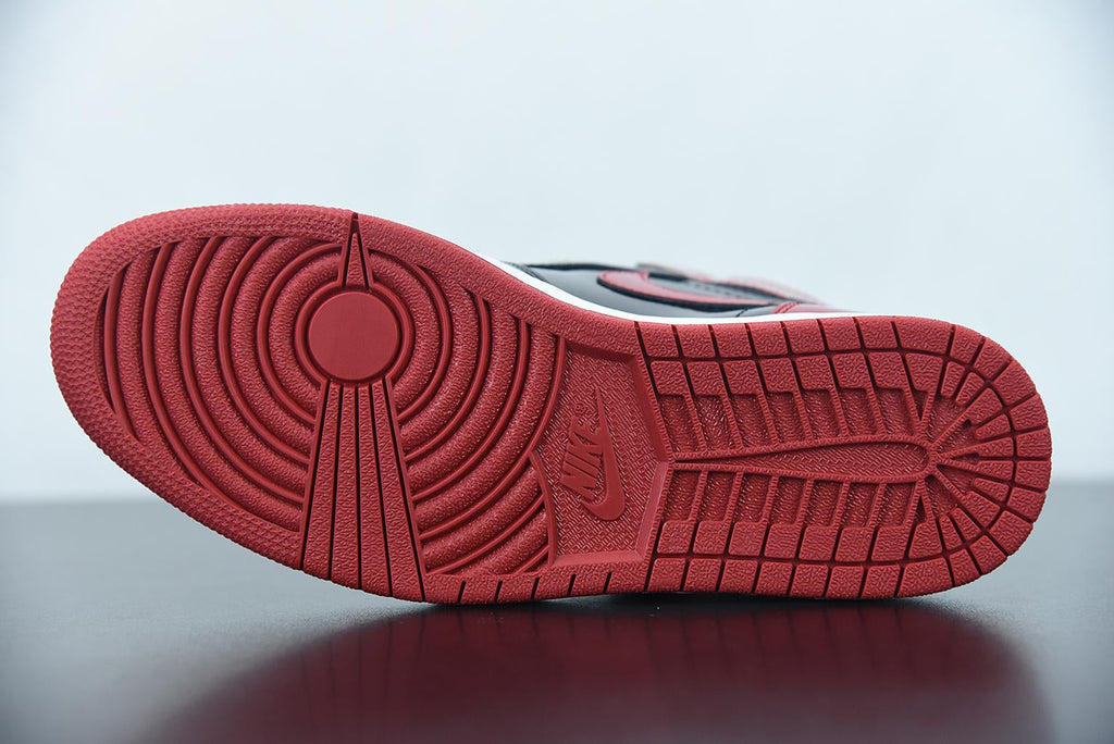 Nike Air Jordan 1 Retro High Patent Bred