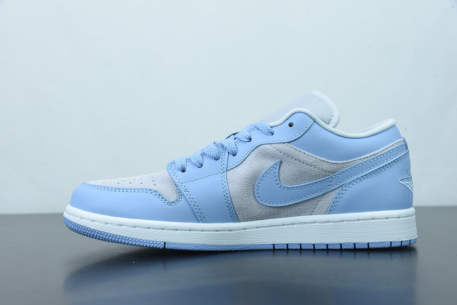 Nike Air Jordan 1 Low University Blue