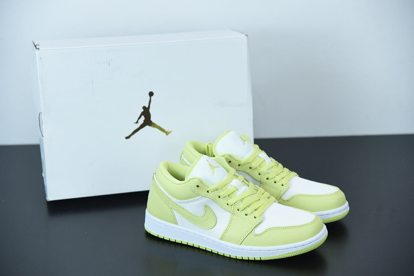 Nike Air Jordan 1 Low Limelight Main image