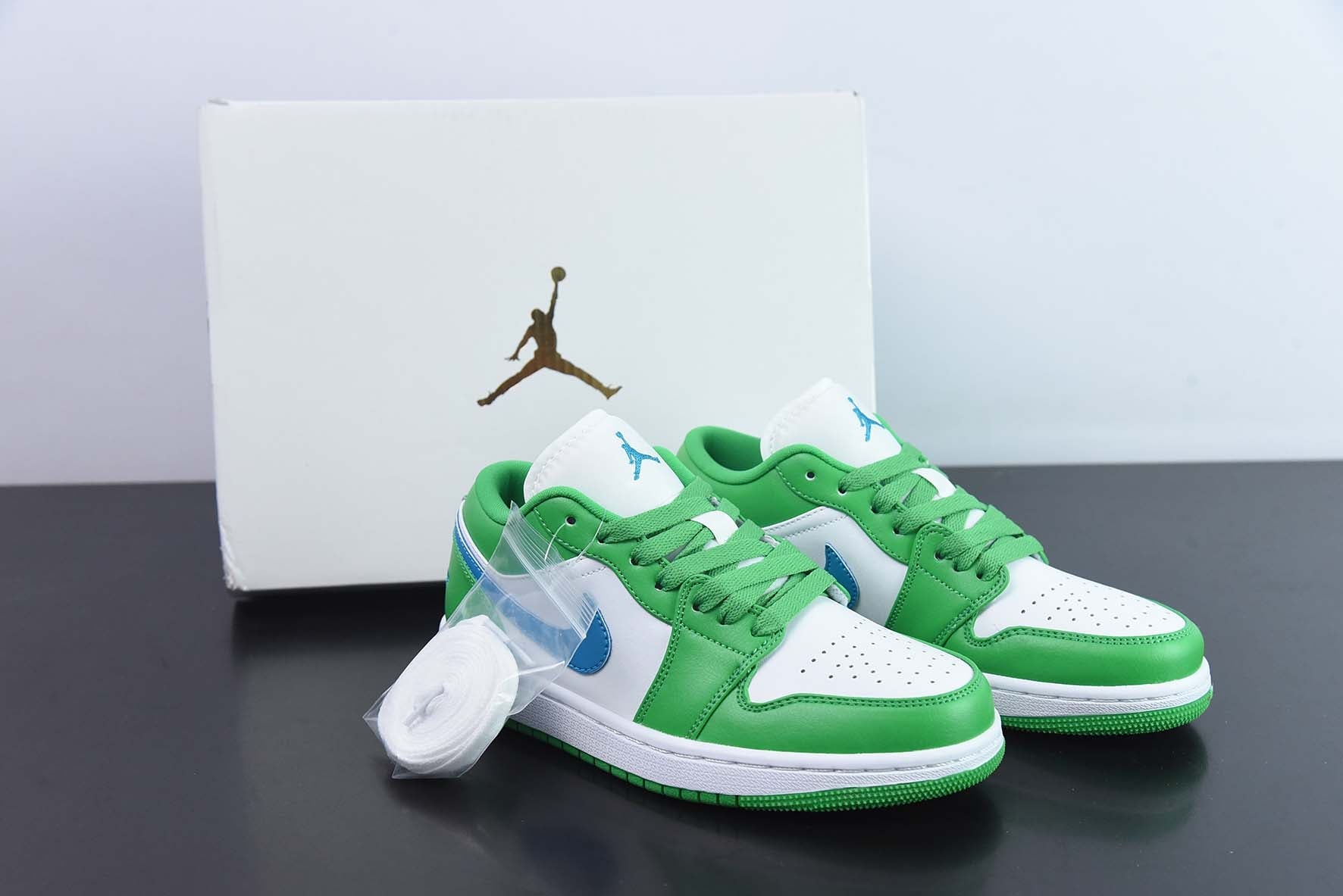 Nike Air Jordan 1 Low Lucky Green