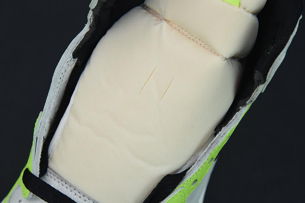 Nike Air Jordan 1 High Volt