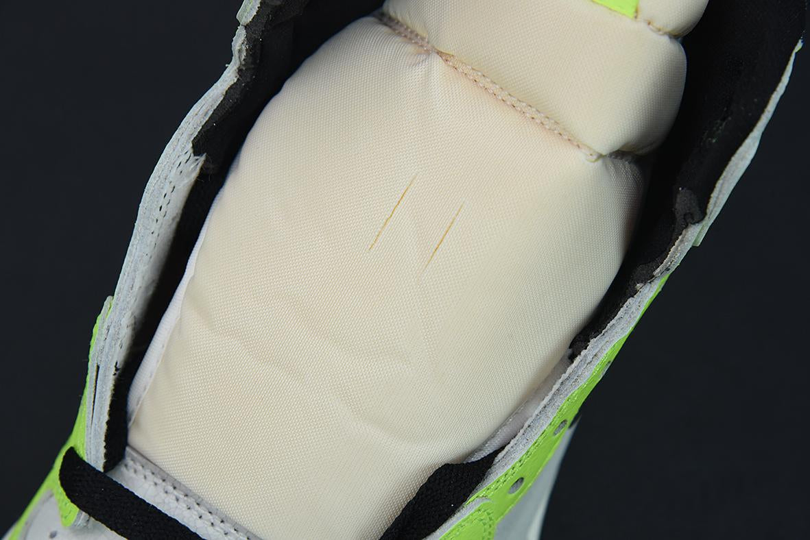 Nike Air Jordan 1 High Volt