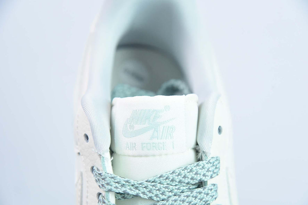 Nike Air Force 1 Low