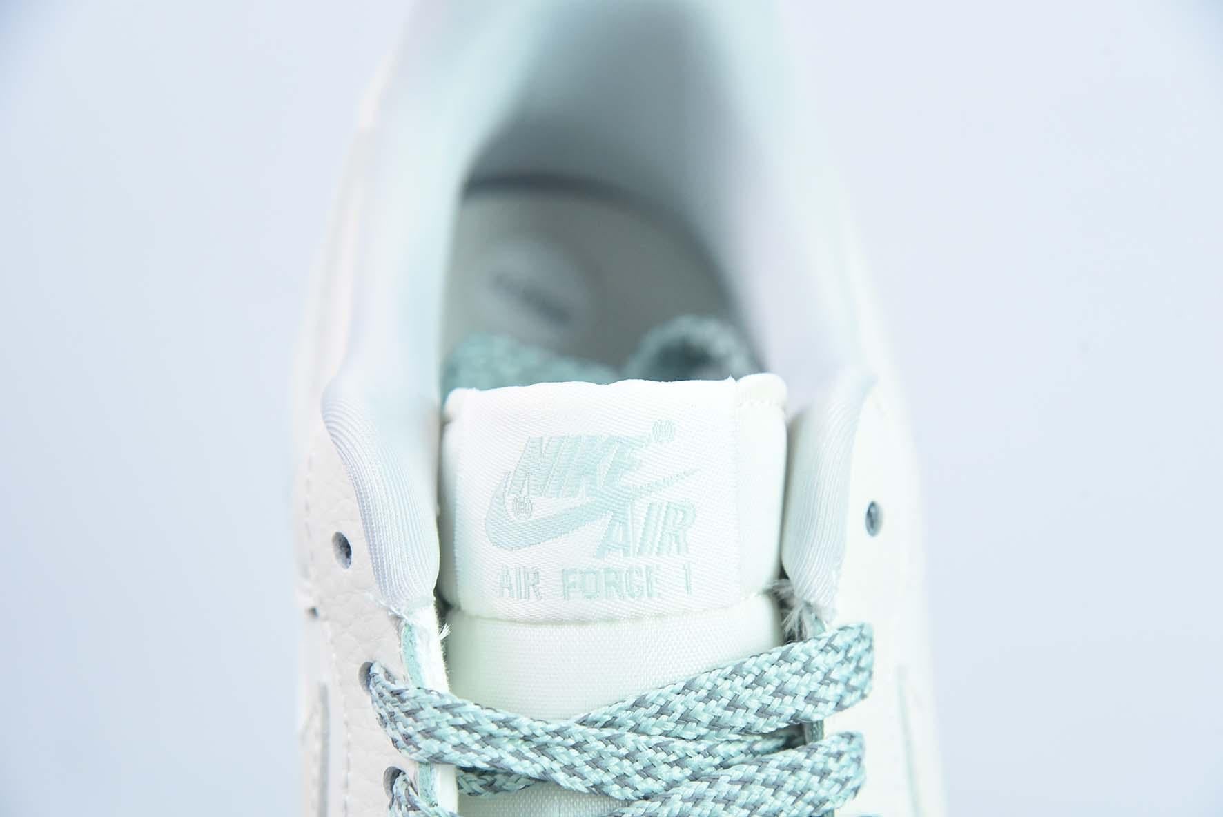 Nike Air Force 1 Low