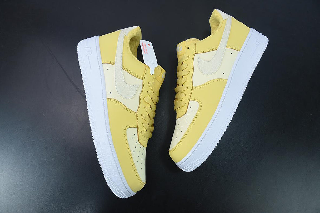 Nike Air Force 1 Low yellow